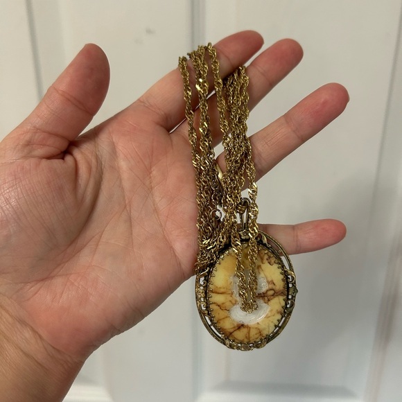 Vintage Cameo 1950 VENDOME Pendant Necklace 38 inches 🙋‍♀️ - Picture 9 of 9